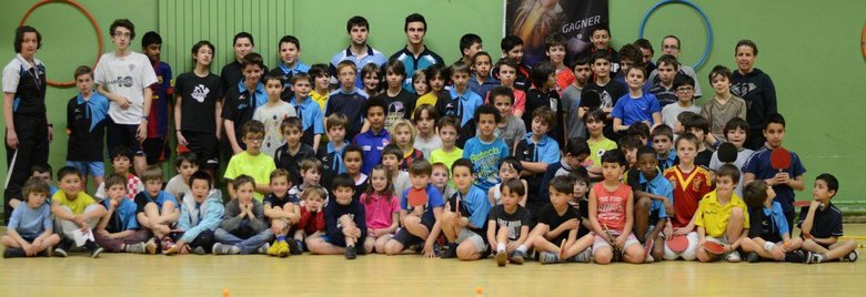 2016 — Stéphane Ouaiche avec les jeunes et les entraîneurs du club 2016 — Stéphane Ouaiche avec les jeunes et les entraîneurs du club