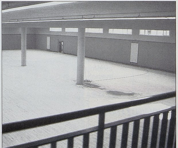 Fin 1990 — l'intérieur tout neuf, juste avant l'ouverture